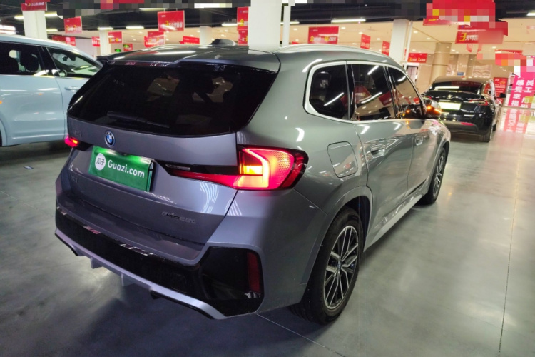 宝马iX1 2023款 eDrive25L M运动套装车身外观7