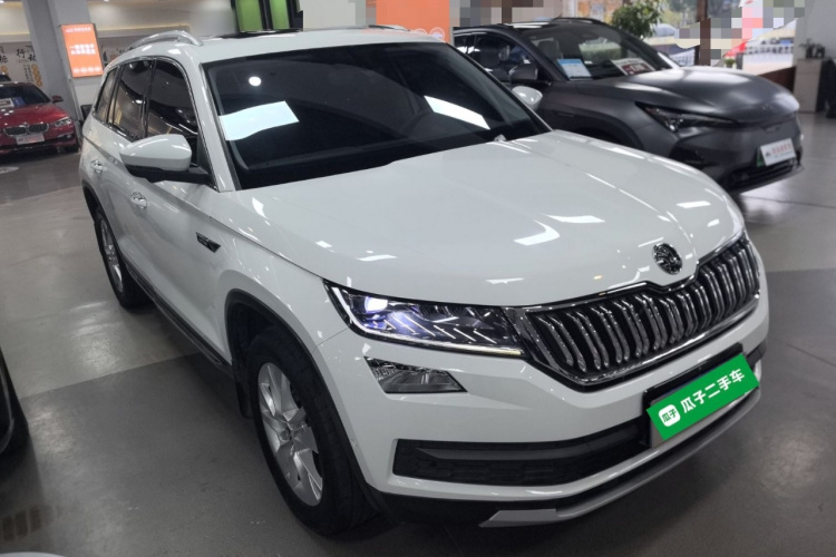 斯柯达 柯迪亚克 2019款 改款 TSI330 5座两驱豪华优享版 国VI车身外观3