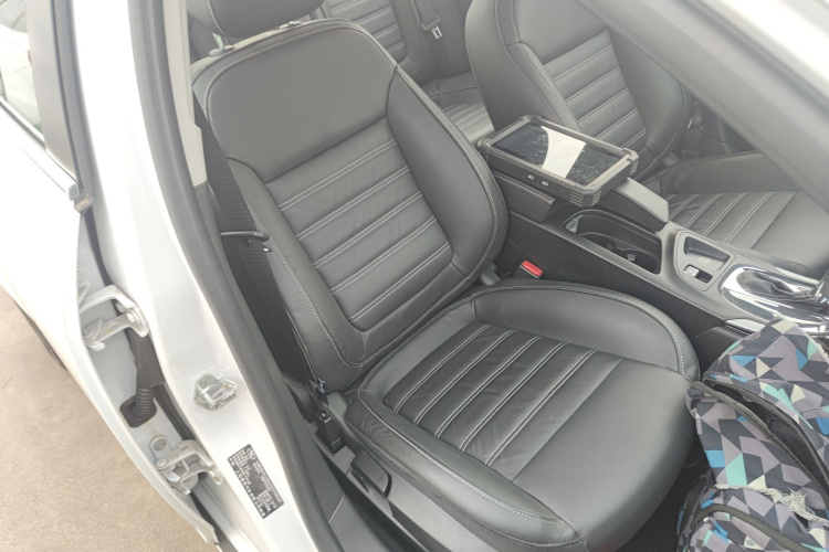 别克 君威 2015款 1.6T 精英技术型局部细节41