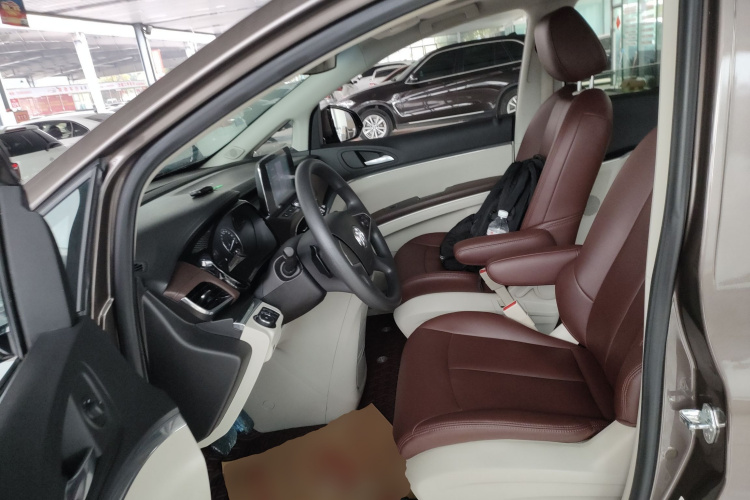 别克GL8 2021款 陆上公务舱 652T 舒适型中控内饰19