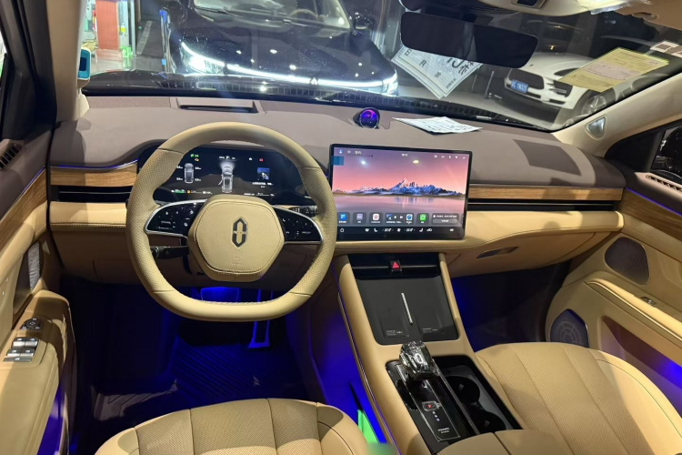 鸿蒙智行 问界M7 2024款 1.5T 智驾后驱Pro版 5座中控内饰7003