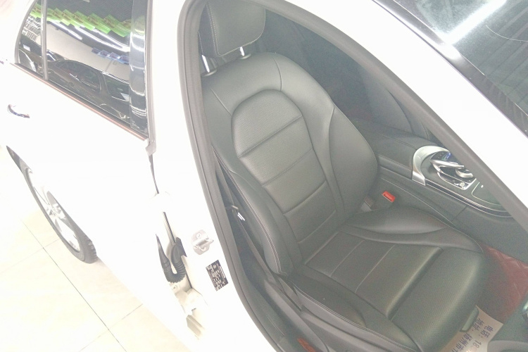 奔驰C级 2018款 C 180 L 时尚型运动版中控内饰41