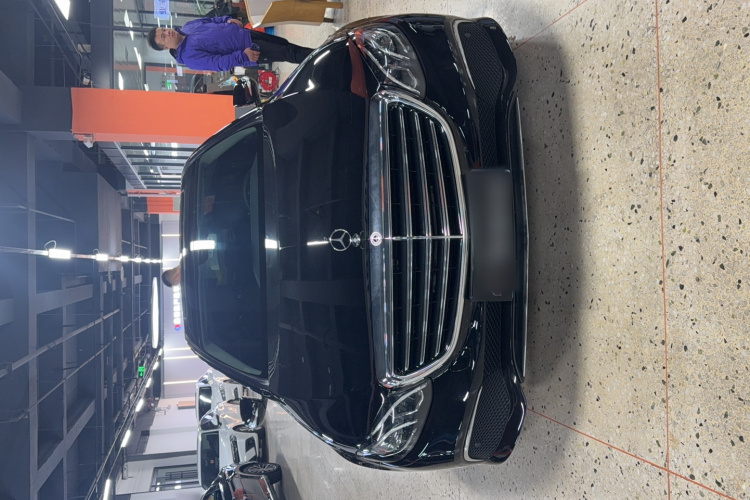 奔驰E级 2018款 改款 E 200 L车身外观6001