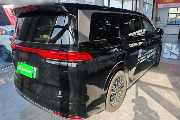 比亚迪 夏 2025款 DM-i 1.5T 180km 卓越型车身外观7