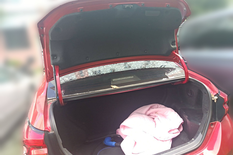 丰田 雷凌双擎E+ 2019款 1.8PH GS E-CVT精英天窗版局部细节23