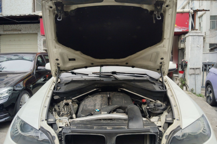 宝马X6 2014款 xDrive35i 运动型机舱底盘24