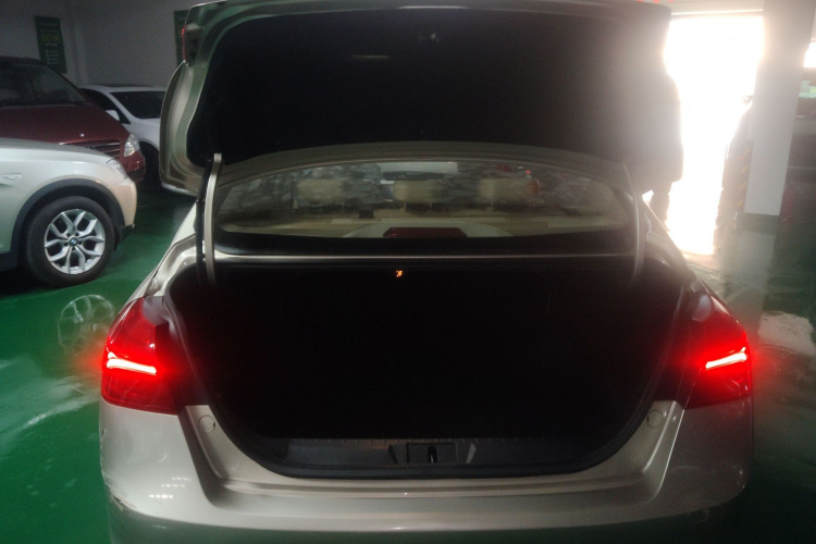 吉利汽车 帝豪 2018款 1.5L CVT豪华型局部细节23