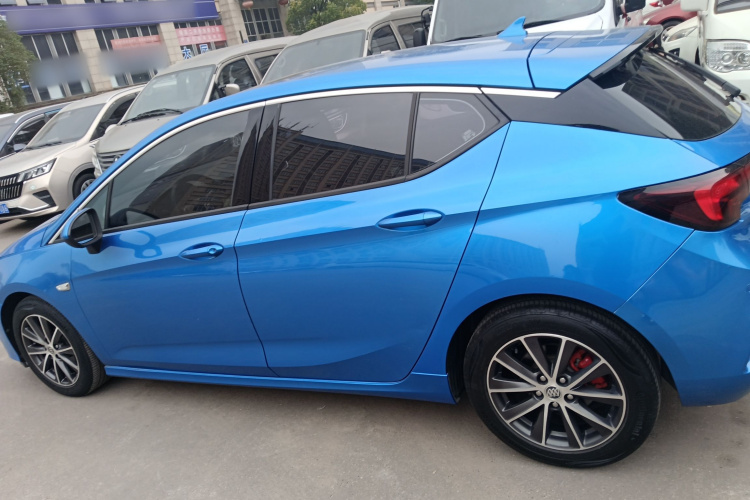 别克 威朗 2016款 两厢GS 20T 双离合燃情运动型车身外观4