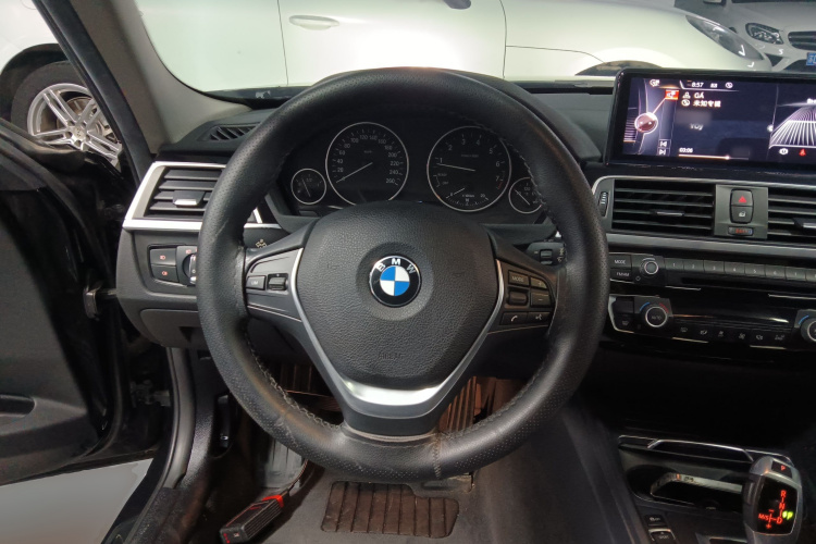 宝马3系 2017款 320Li 时尚型中控内饰13