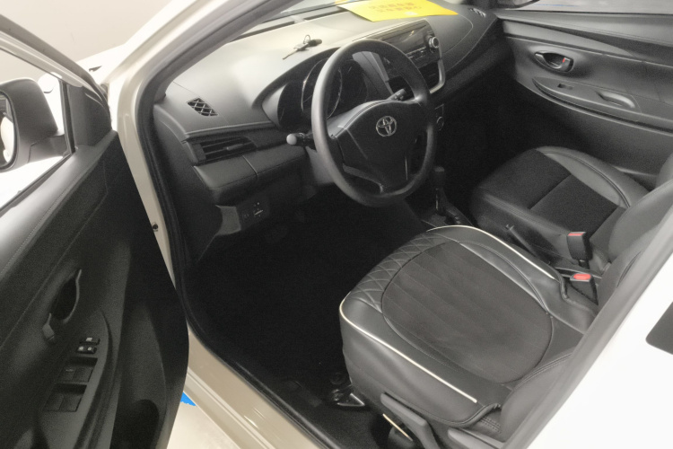丰田 威驰FS 2017款 1.5L CVT锋驰版中控内饰7003