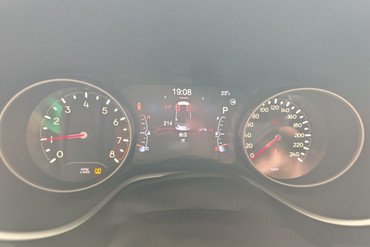 Jeep 指南者 2017款 200T 自动家享版局部细节14