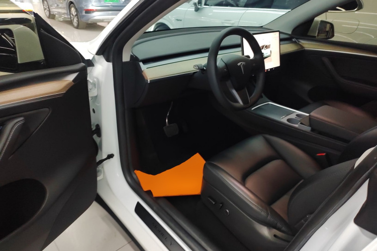 特斯拉 Model Y 2023款 后轮驱动版中控内饰20