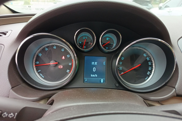 别克 君威 2012款 2.0L 舒适版局部细节14