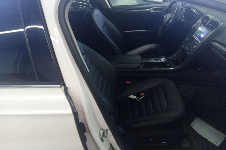 福特 蒙迪欧新能源 2018款 2.0 PHEV 智控时尚型 国VI局部细节41