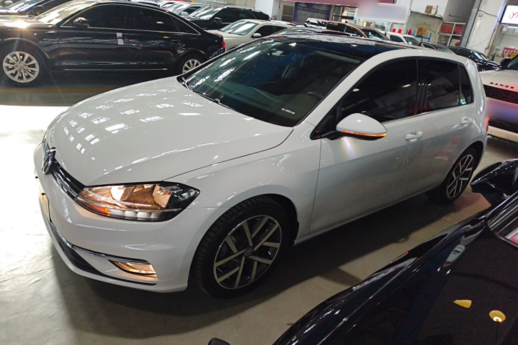 大众 高尔夫 2020款 挚爱版 280TSI DSG舒适型车身外观4