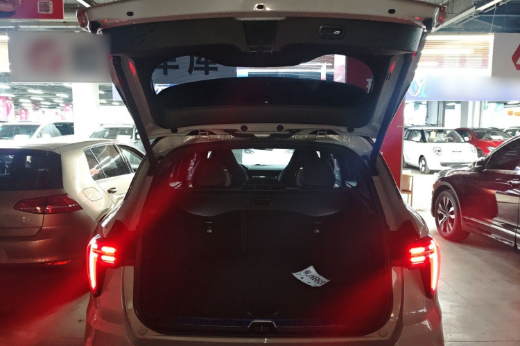 领克01 2023款 1.5TD EM-F 晨曦机舱底盘23