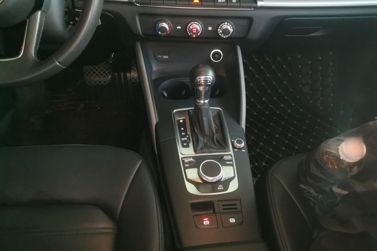 奥迪A3 2019款 Sportback 35 TFSI 进取型 国V局部细节18