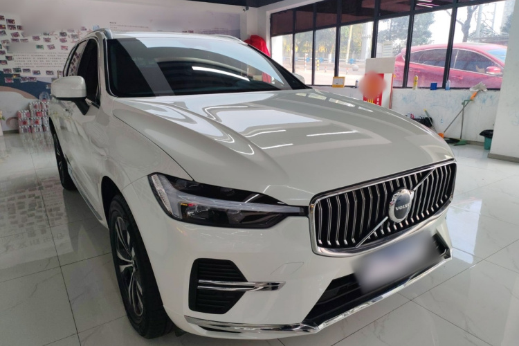 沃尔沃XC60 2025款 B5 四驱智逸豪华版车身外观3