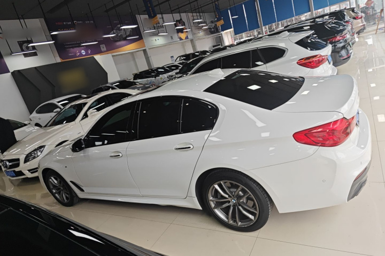 宝马5系(进口) 2018款 525i M运动套装车身外观4