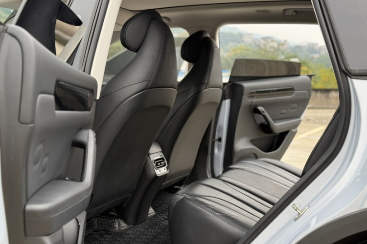 零跑汽车 零跑C11 2021款 改款 豪华版中控内饰7004