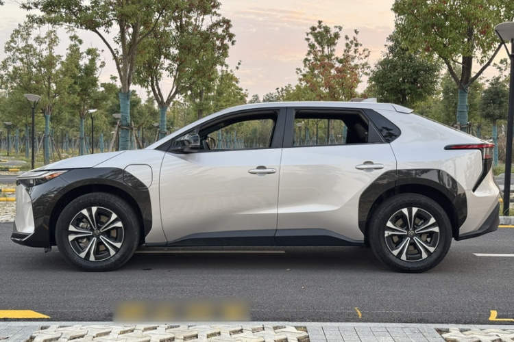 广汽丰田bZ4X 2022款 长续航Elite车身外观6004