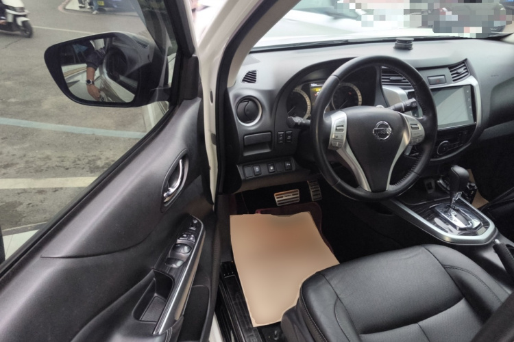 日产 途达 2020款 2.5L XV 4WD 自动四驱旗舰版中控内饰7003