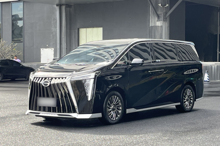 广汽传祺 传祺M8 2023款 宗师系列 双擎 旗舰版车身外观6005