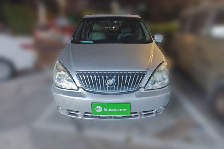 别克GL8 2013款 2.4L 行政版车身外观2