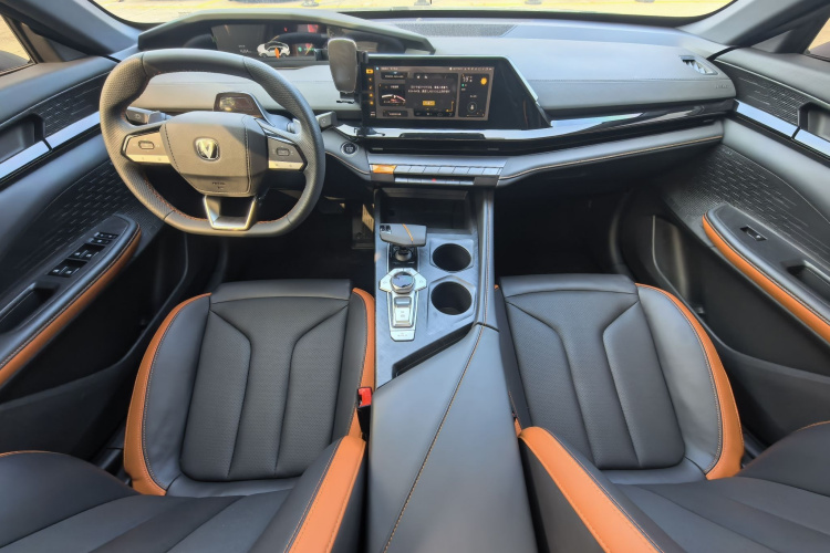 长安UNI-V 2023款 1.5T 智慧领航型中控内饰7004