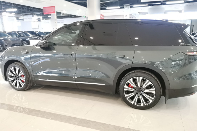 蔚来ES8 2024款 75kWh 行政版车身外观4