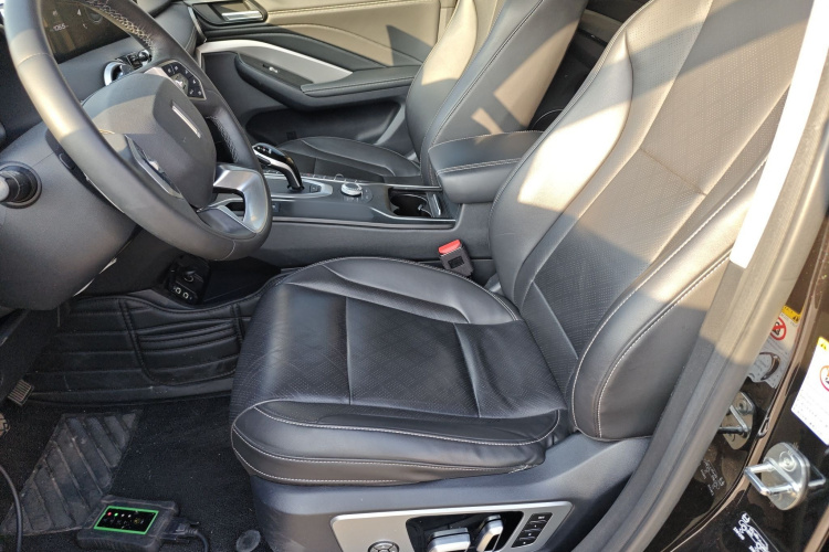 魏牌 VV6 2021款 2.0T 四驱智驭+中控内饰19