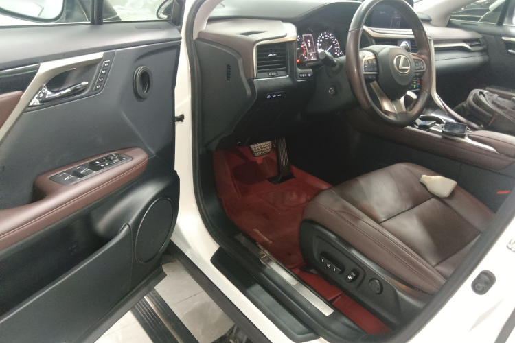 雷克萨斯RX 2020款 改款 300 两驱舒适版中控内饰20