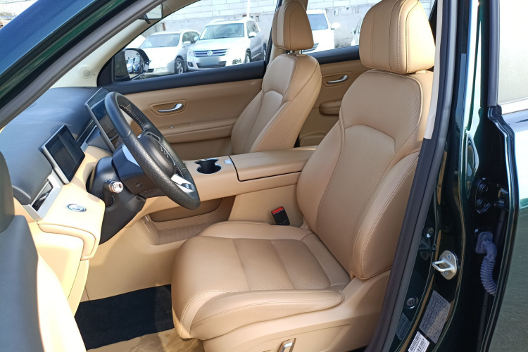 蓝电E5 PLUS 2025款 120km 标准旅行定制版 7座局部细节19