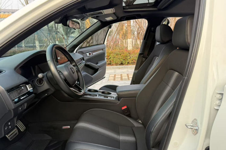 本田 思域 2022款 240TURBO CVT燃动版局部细节19