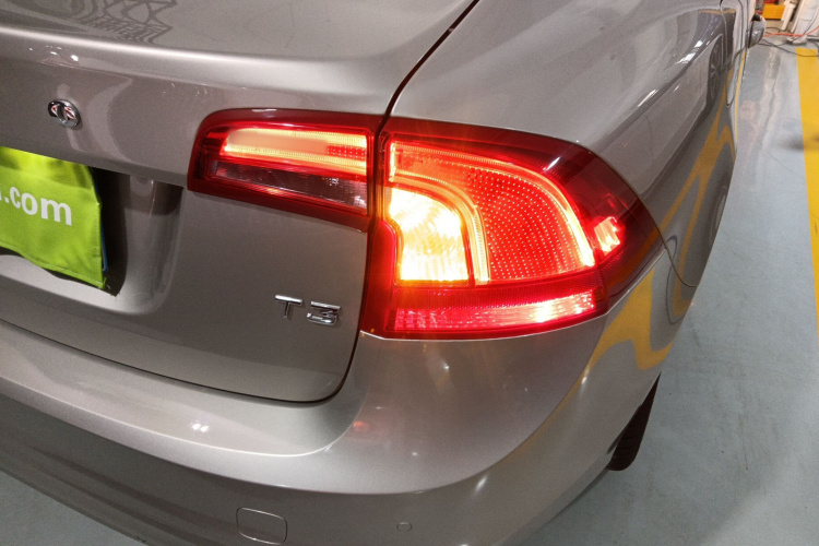 沃尔沃S60 2019款 S60L T3 智进版车身外观9