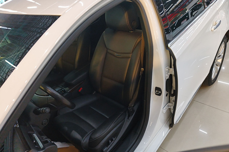 凯迪拉克XTS 2018款 28T 精英型中控内饰19