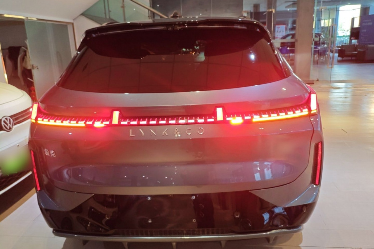 领克08 EM-P 2025款 220km 四驱性能Halo车身外观6004