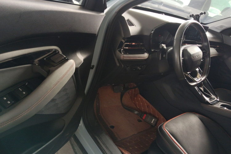 宝骏RS-3 2020款 1.5L CVT  24小时在线豪华型中控内饰7003