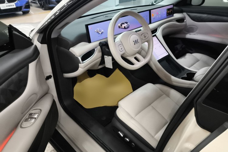 智己汽车 智己L6 2024款 Max 超强性能版中控内饰7003