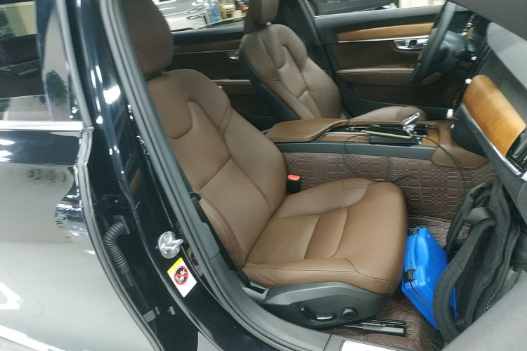 沃尔沃S90 2023款 B5 智逸豪华版局部细节41