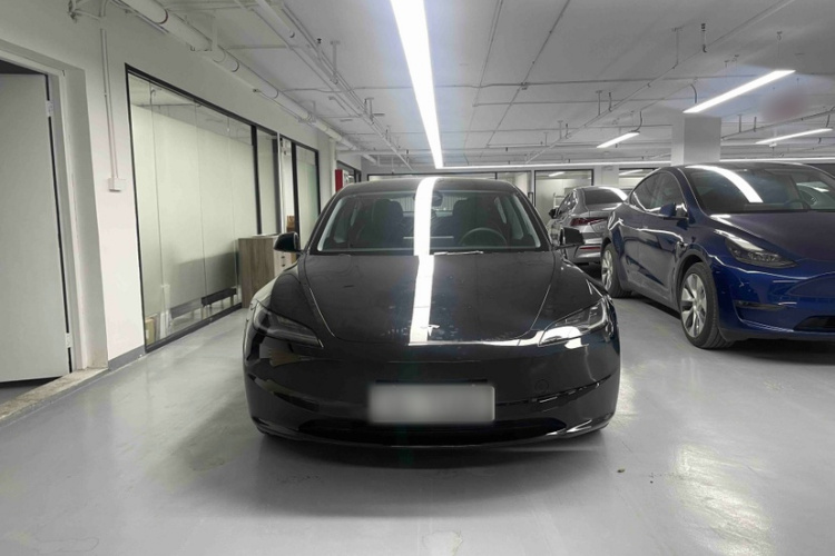 特斯拉 Model 3 2023款 后轮驱动版车身外观6008