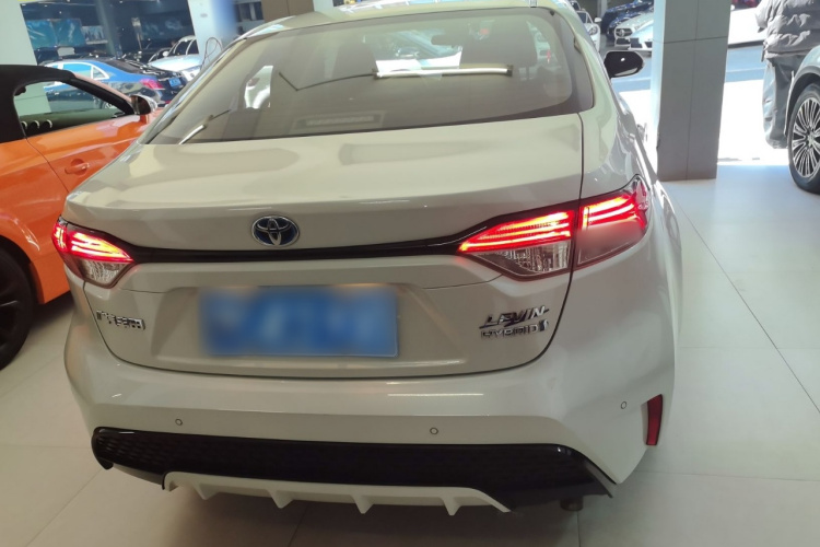 丰田 雷凌 2021款 双擎 1.8H E-CVT运动版车身外观6004