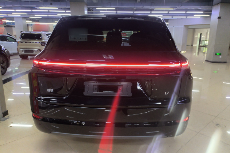 理想汽车 理想L7 2025款 Ultra 智能焕新版车身外观6004