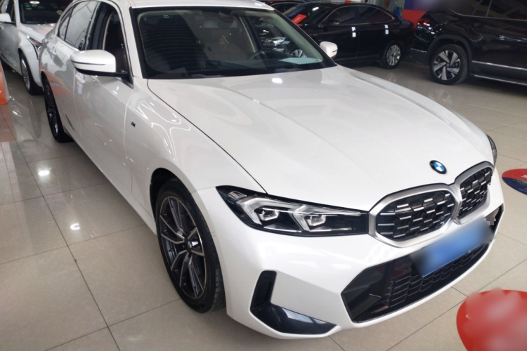 宝马3系 2024款 325Li M运动套装车身外观3