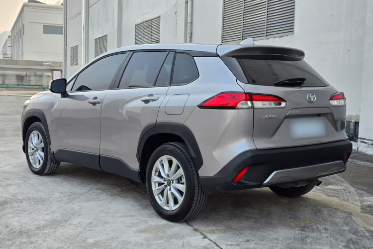 丰田 卡罗拉锐放 2023款 2.0L 精英版车身外观6010