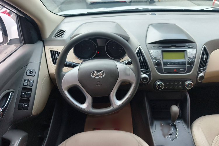 北京现代ix35 2013款 2.0L 自动两驱舒适型GL 国IV中控内饰7002