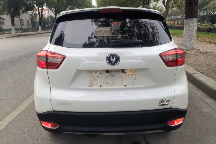 长安CS15 2016款 1.5L 手动时尚版车身外观6