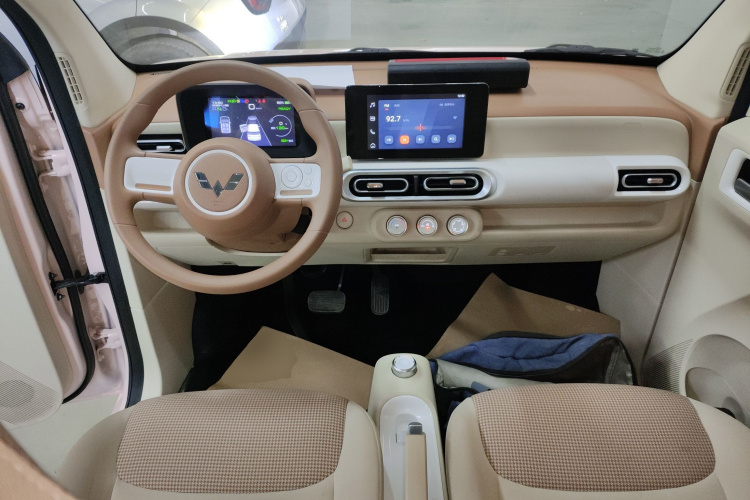 五菱汽车 宏光MINIEV 2024款 第三代 215km 进阶版中控内饰12