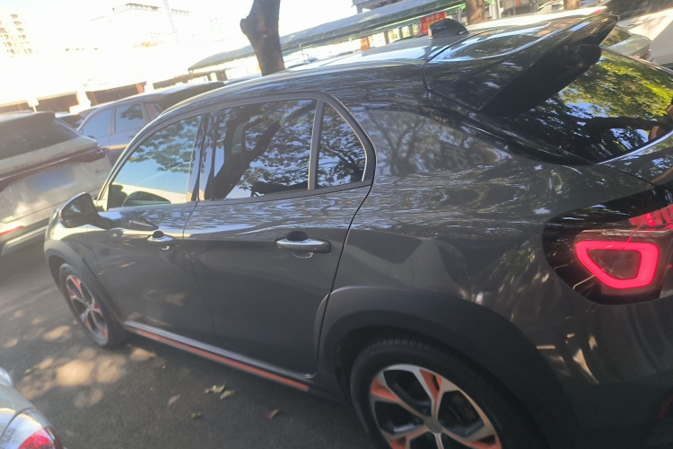 领克02 2018款 1.5T DCT两驱耀Pro版 国V车身外观6003