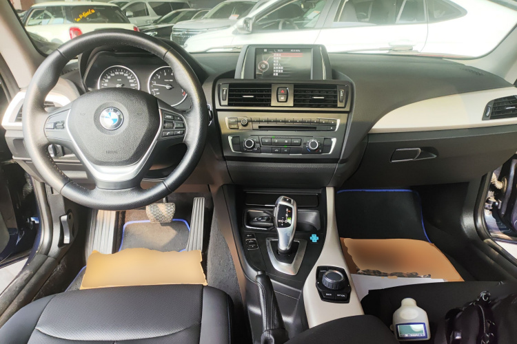 宝马2系(进口) 2014款 220i 领先型中控内饰12